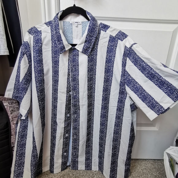 Men's Casual Shirt - Picture 8 of 9